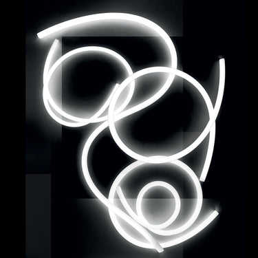 La Linea flexible outdoor wall and ceiling light by Artemide, Italian modern design for residential spaces