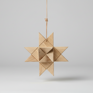 Boyhood Fröbel Star Hanging Oak Ornament – view 1, Boyhood Denmark