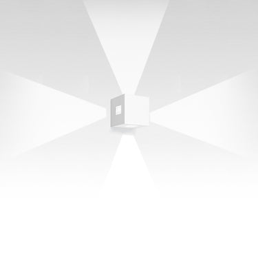 LED 11W · 3000K · 4 beam Wide Flood 14 Square White – Effetto Wall Light studio photo