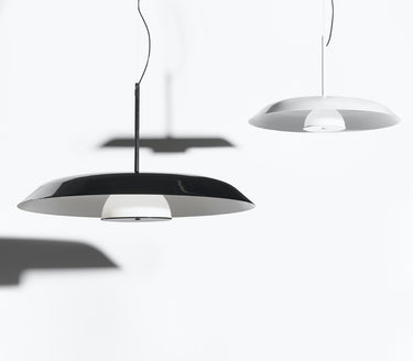 Iride small pendant light by Oluce in lacquered black, studio shot