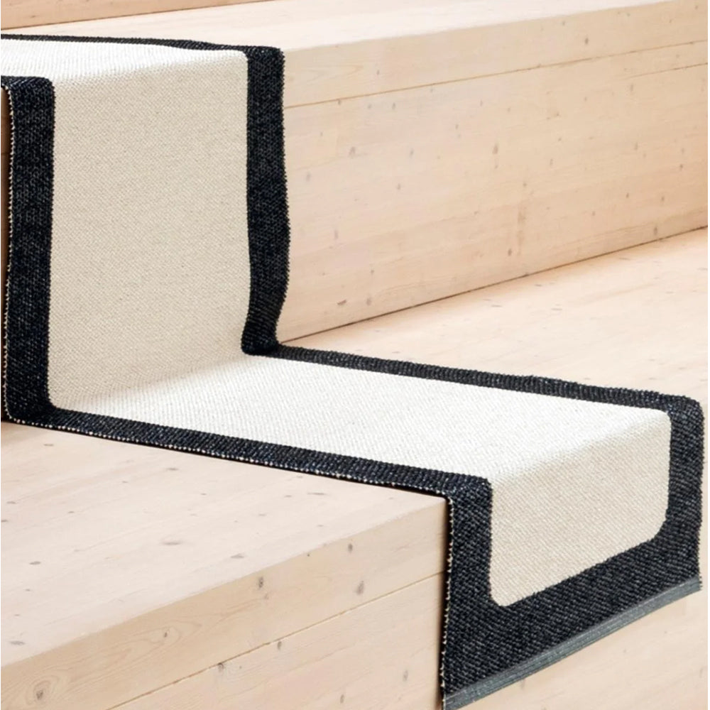 Pappelina Rug Ilda Black
