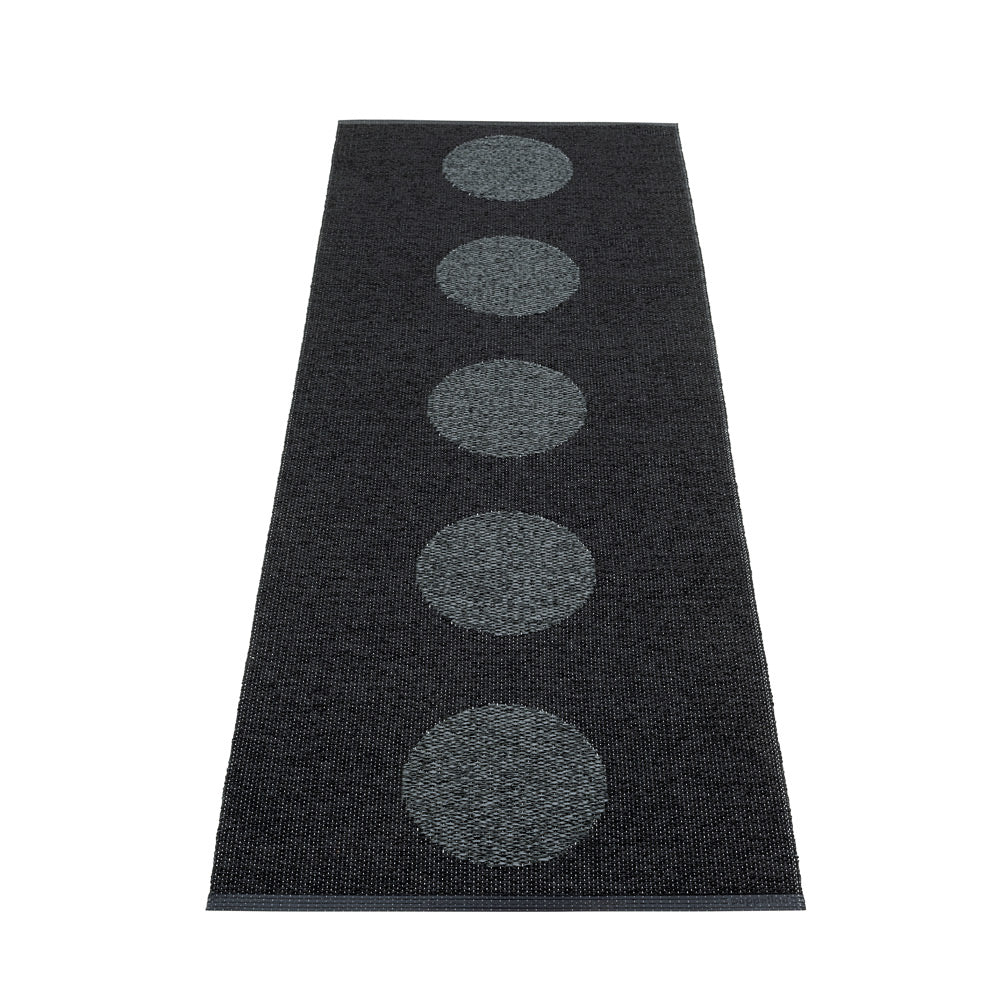 Pappelina Rug Vera 2.0 Black/Black Metallic