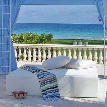 La Fete Design Furniture Playpad 7 Square Resort Bed 1 at MetropolitanDecor.com