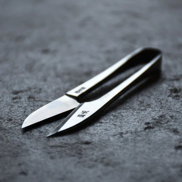 Close-up of the claw blades and maker stamp · Tsume Scissors, Terazaki Hamono