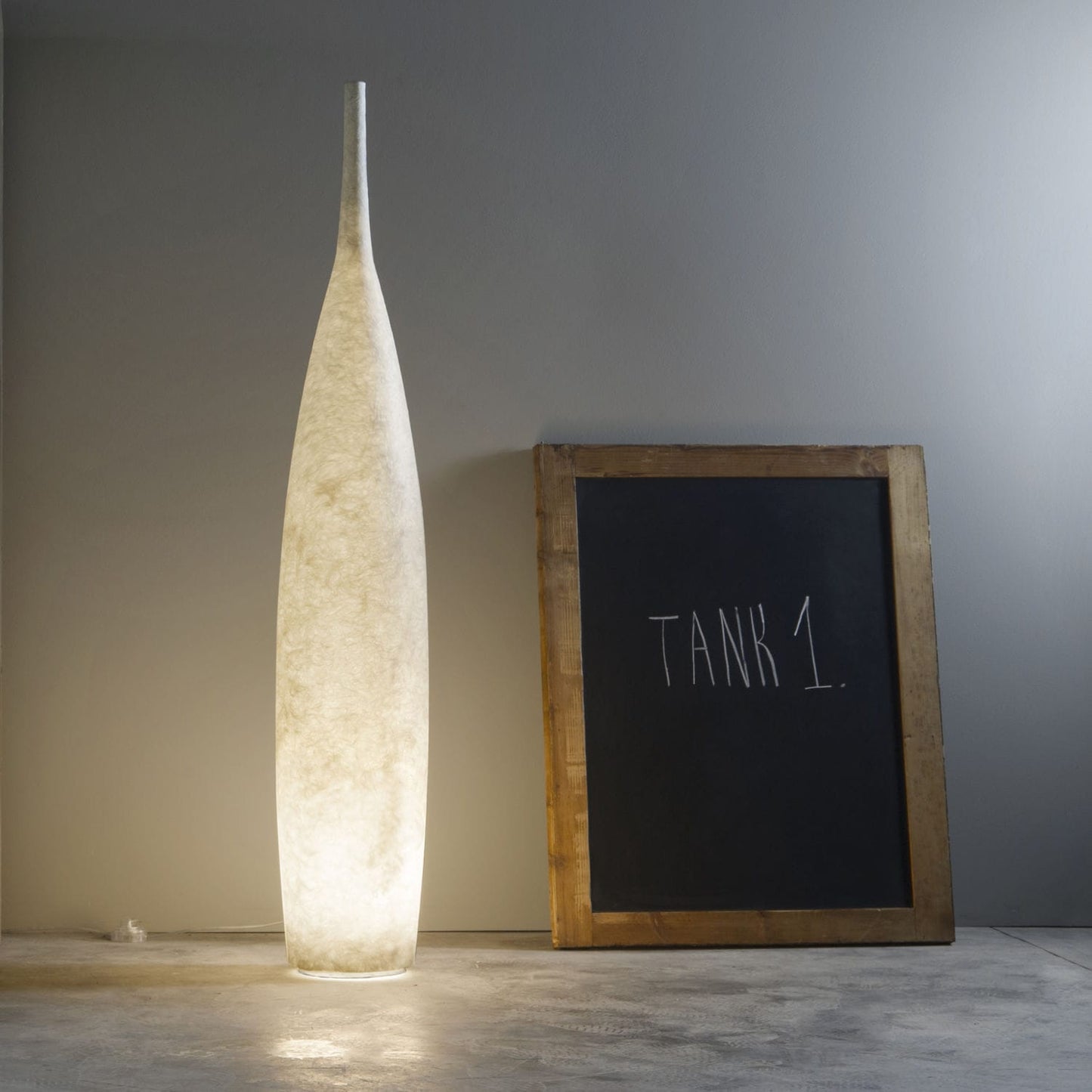 In-es.artdesign Tank Out Floor Lamp