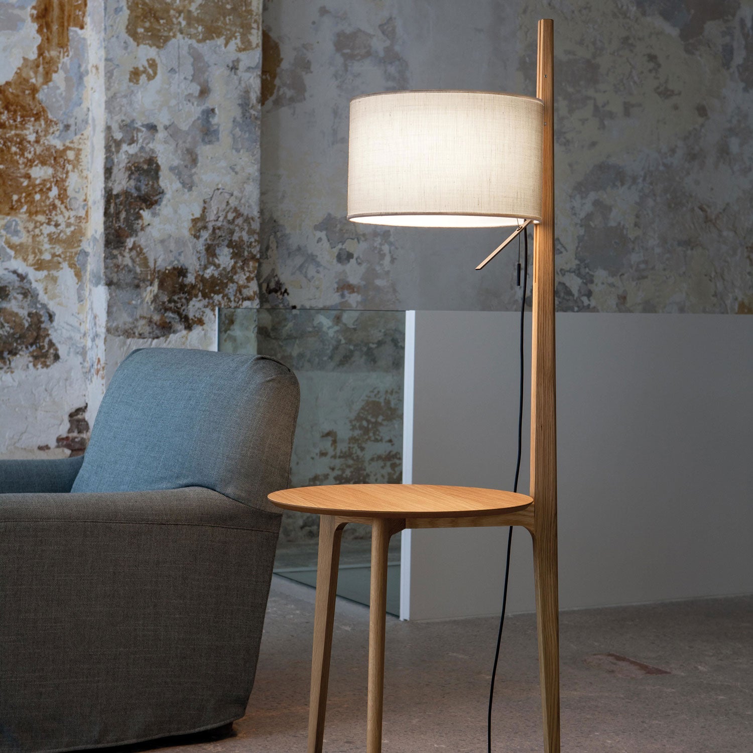 Carla Floor lamp black Oak Shade White