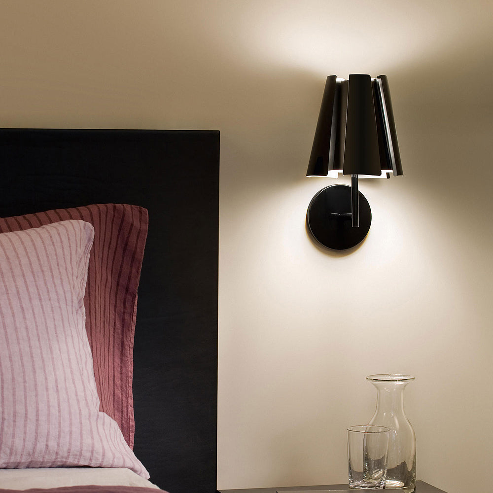 Little Twist Wall Light by Carpyen