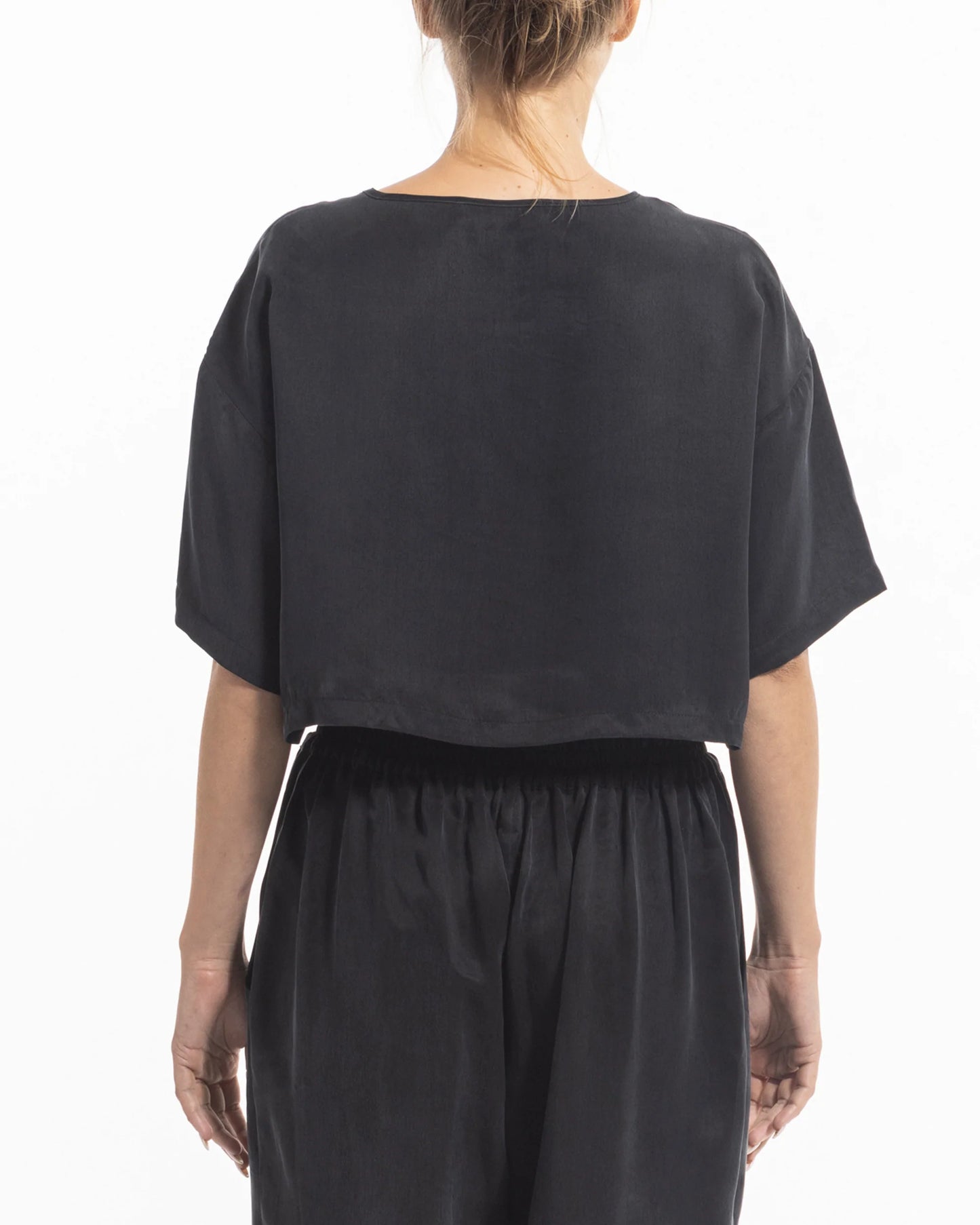 niLuu Women’s Harper Crop Tee Noir