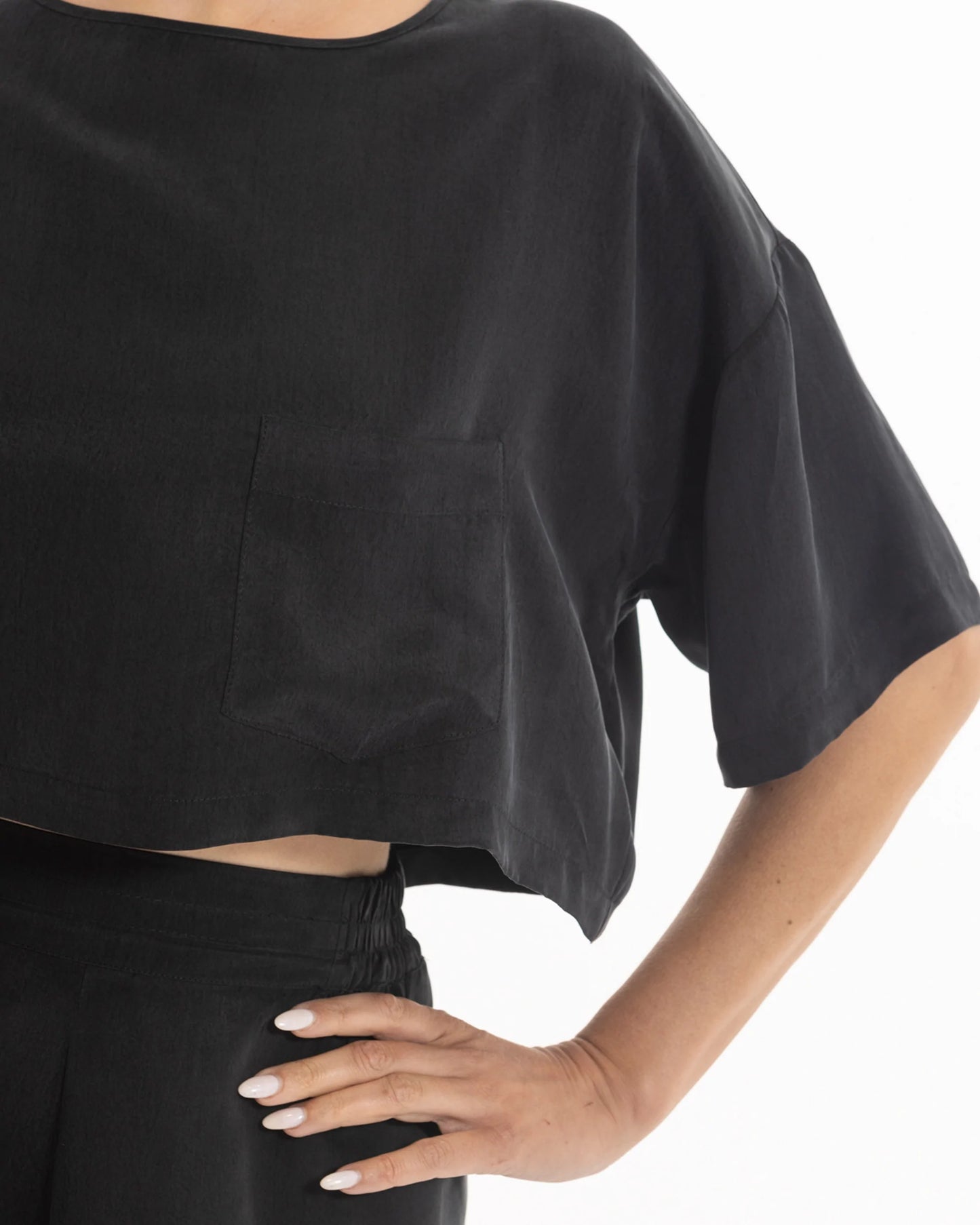 niLuu Women’s Harper Crop Tee Noir
