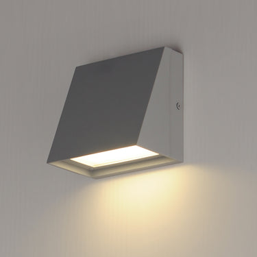 Maxim Lighting Pathfinder LED Outdoor Wall Sconce 5CCT Silver