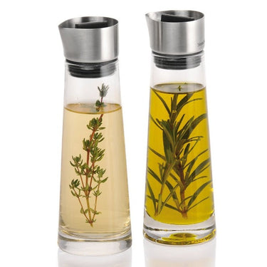 ALINJO oil and vinegar set in a styled setting (2) | ALINJO by Nina Thöming for blomus