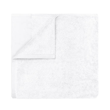 White sauna towel, product photo | RIVA by blomus