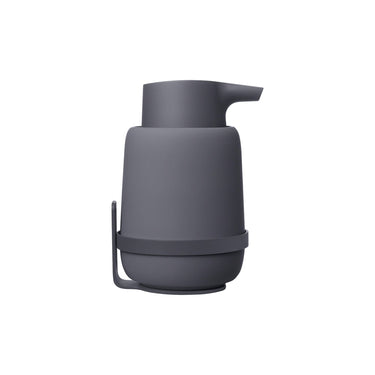 SONO wall holder in a styled bathroom (2) | SONO by Nina Thöming for blomus