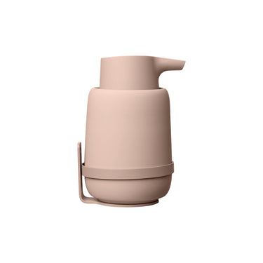 SONO wall holder in a styled bathroom (3) | SONO by Nina Thöming for blomus