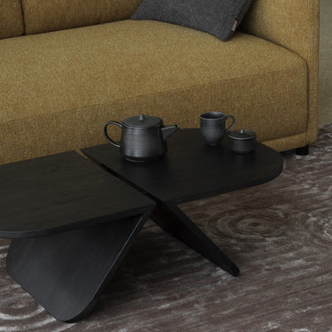 AVIO oak coffee table in a styled room (3) | AVIO by Kazushige Miyake for blomus