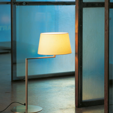 Santa & Cole Americana bedside table lamp with linen shade