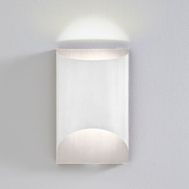 Penta Aprile wall sconce, studio view