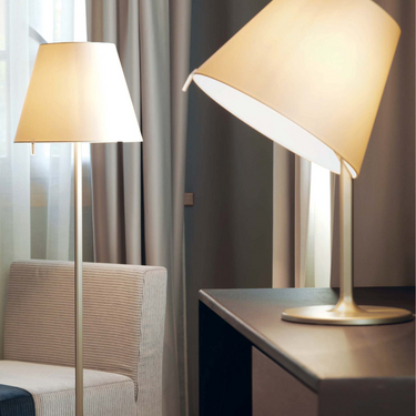 Mini Melampo table lamp with zamac base detail