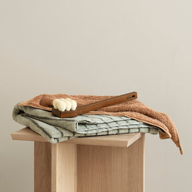 RIVA guest towel set styled with blomus ARTO and ENGAWA | RIVA by blomus