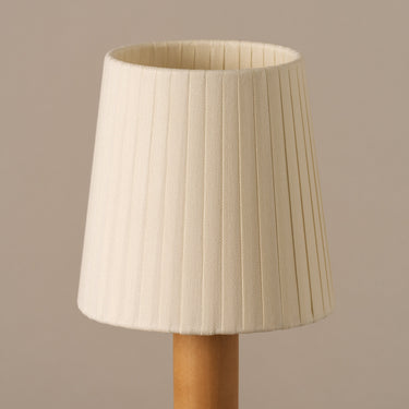 Basica Minima battery table lamp for modern living rooms