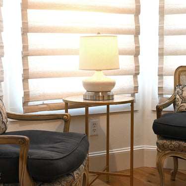 Elegant Table Lamp in Ivory Nickel