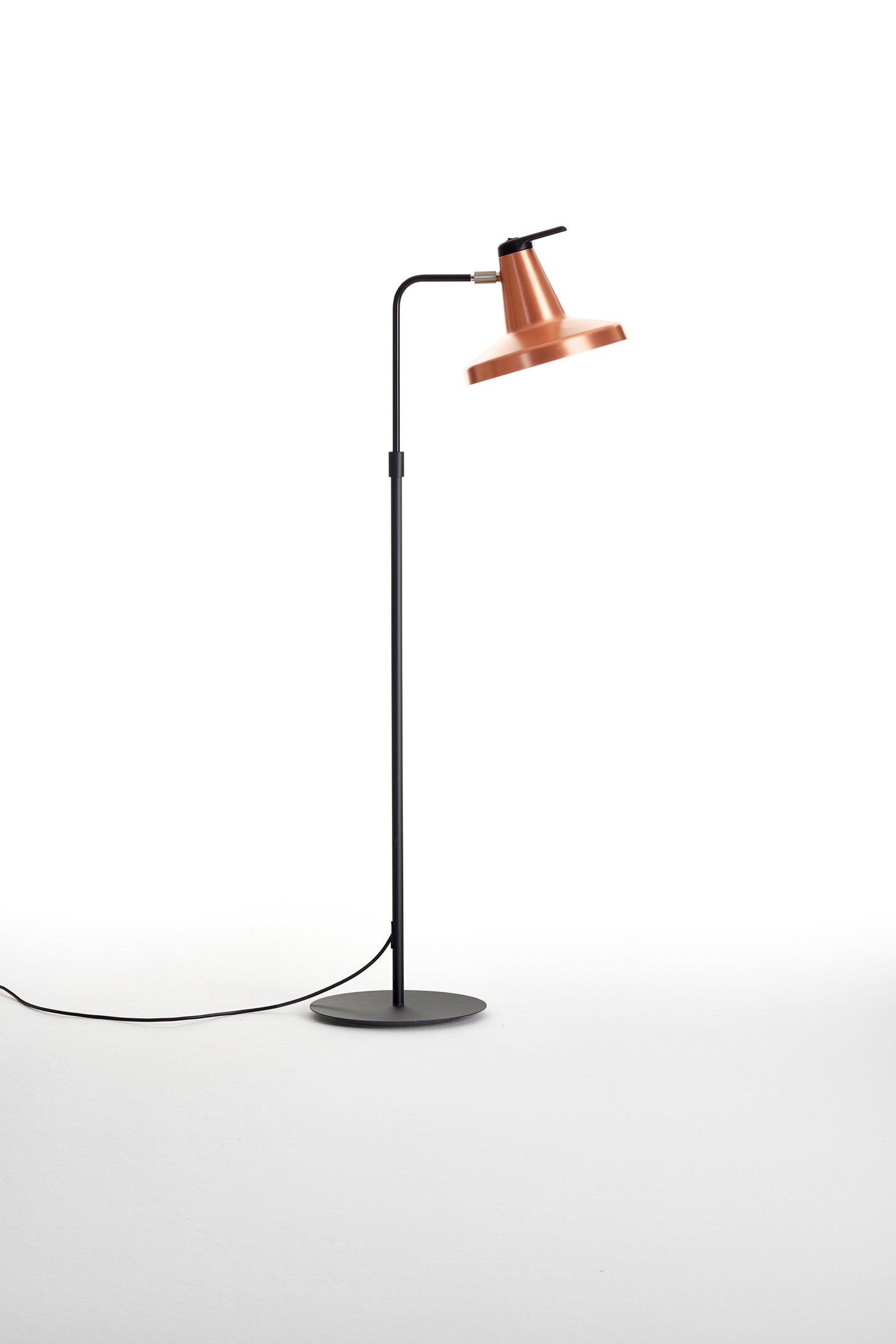 Copper Versatile lighting solution: Garçon Floor Lamp