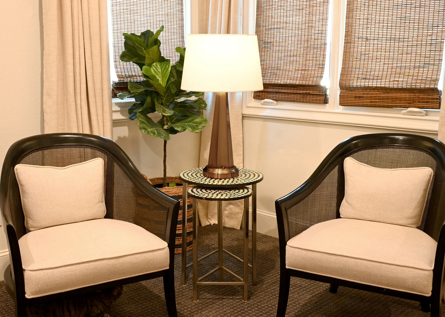 Elegant Battery-Powered Brass Lamp | Bedroom Lighting