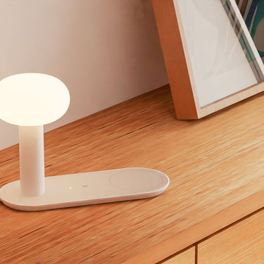 Koncept Combi desk lamp with wireless charging and USB-C port for smartphones and tablets