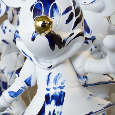 One Minute Minnie by Marcel Wanders by Leblon Delienne, White & Delft Blue, chromed gold nose colorway, 62 cm – image 5