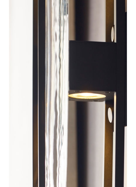 Chic and Functional: Duelle Large Sconce