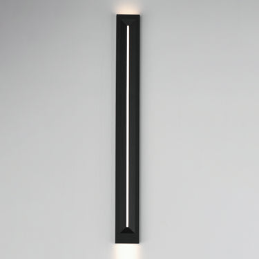 ET2 Fosso 47" LED Outdoor Wall Sconce 5cct Black