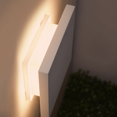 ET2 Alumilux: Tau LED Outdoor Wall Sconce White