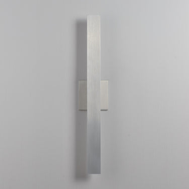 ET2 Alumilux: Line 5CCT 24" LED Outdoor Wall Sconce Satin Aluminum