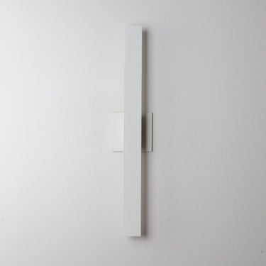 ET2 Alumilux: Line 5CCT 24" LED Outdoor Wall Sconce White
