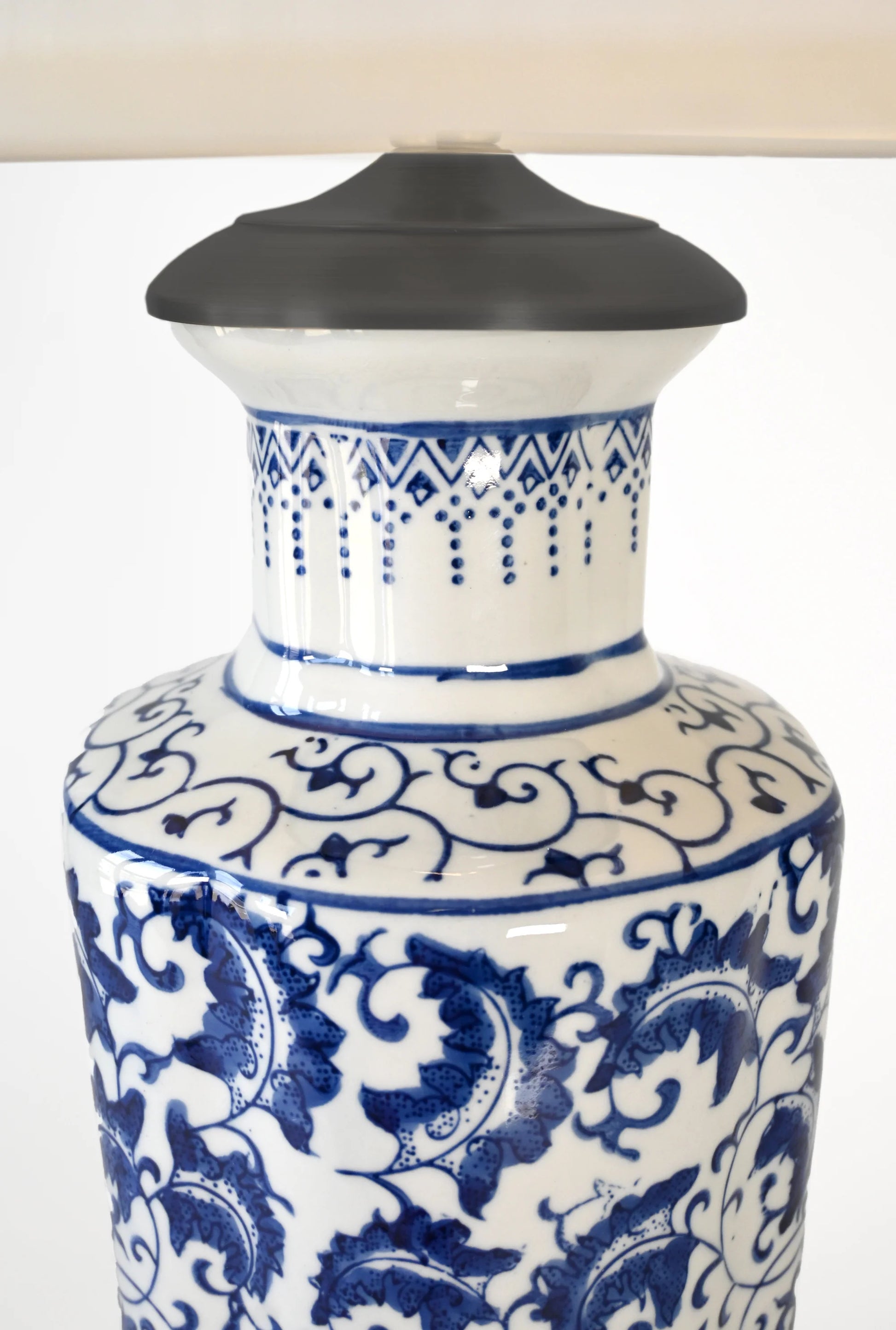 Chinoiserie Cordless Lamp - Elegant Black Porcelain Table Light