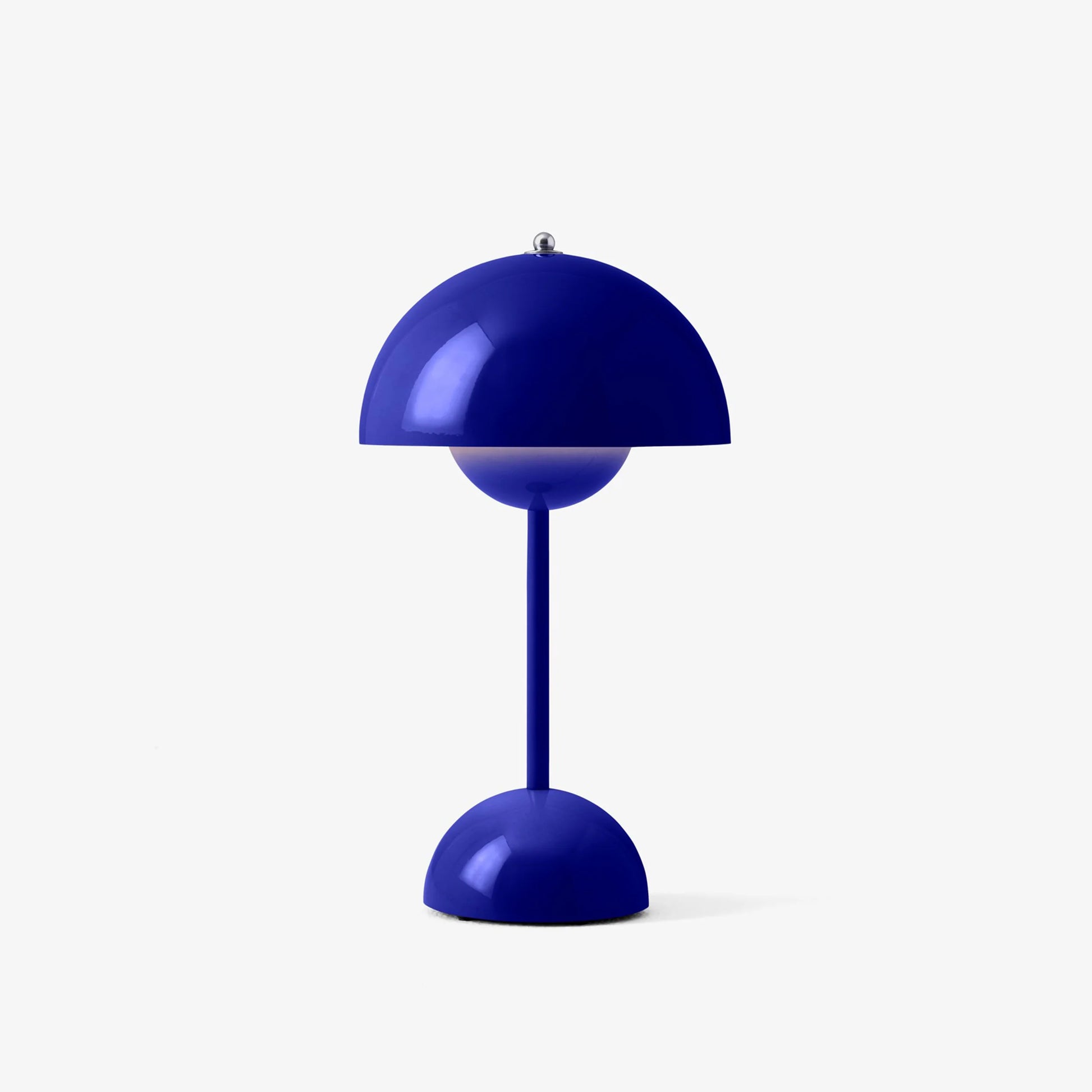 Flowerpot Portable Table Lamp VP9 by &Tradition | Loftmodern 5