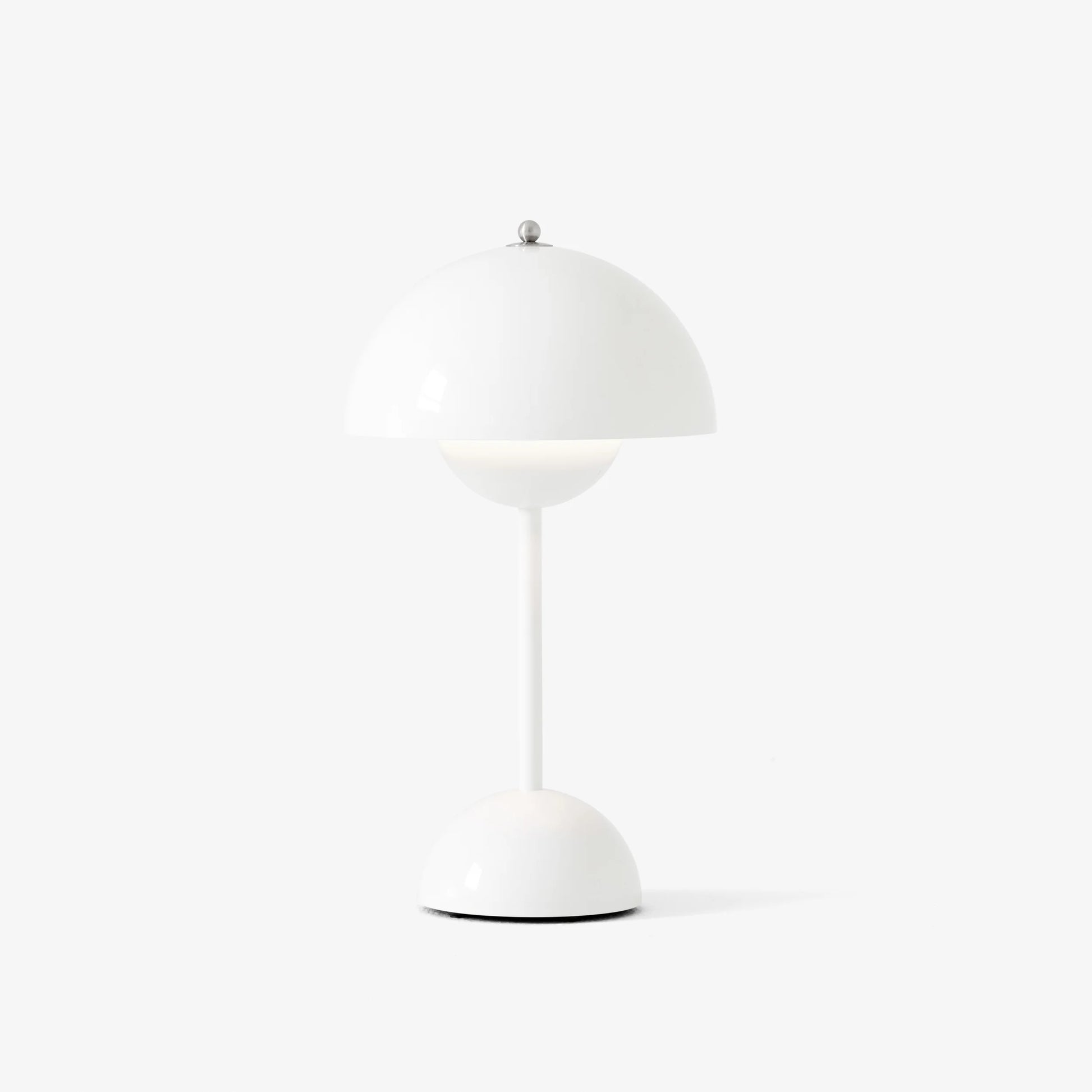 Flowerpot Portable Table Lamp VP9 by &Tradition | Loftmodern 42