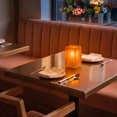 Gem Square rechargeable lamp by NEOZ – in situ 2