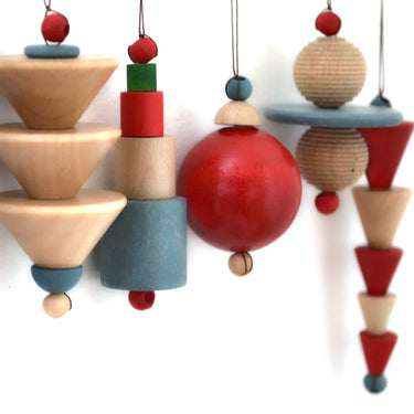 IC Design - Bauhaus-era Christmas Ornaments