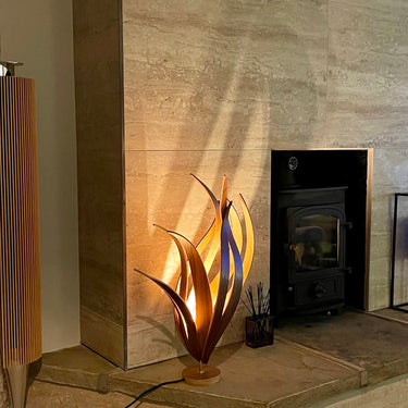 MacMaster Iris Table Lamp
