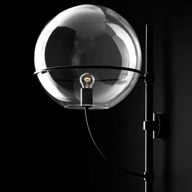 Contemporary garden wall light for hotel entrances and outdoor corridors, Lyndon Oluce lamp