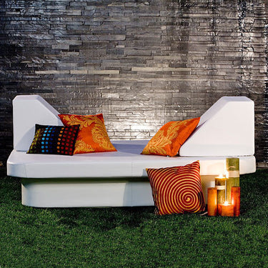 La Fete Design Furniture Crib Queen Resort Bed at MetropolitanDecor.com