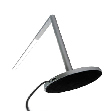 Lady7 LED task light with adjustable arm and soft tunable illumination