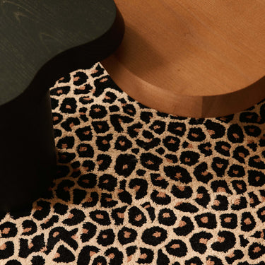 Leopard Round wool rug in Natural, full view