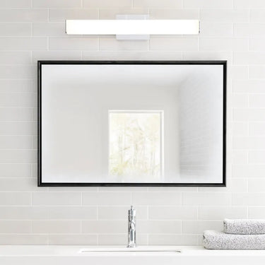 Dimmable Visual Comfort Modern Lynk 24in chrome LED bath light for vanities.