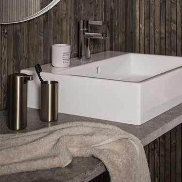 RIVA bath towel styled with blomus MODO | RIVA by blomus