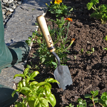 Garden Trowel by Master Shin’s Anvil – detail 3