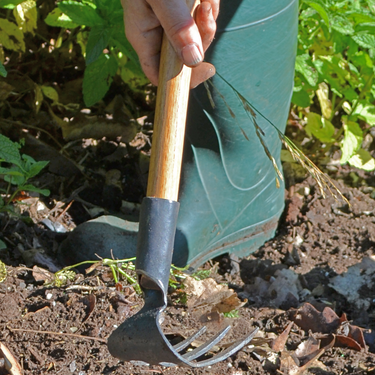 Three-Tine Hand Cultivator by Master Shin’s Anvil – detail 4