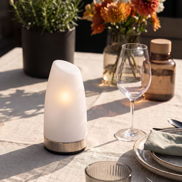 Margarita rechargeable lamp by NEOZ – in situ 3