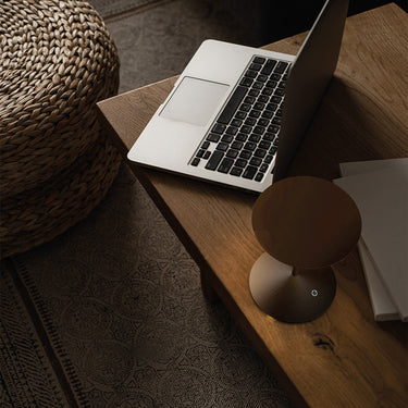 Penta Narciso rechargeable table lamp in matt bronze